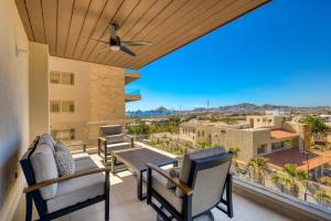 Bright Coastal Condo with Ocean-view Balcony, Gym, Pools, BBQ & kid’s park