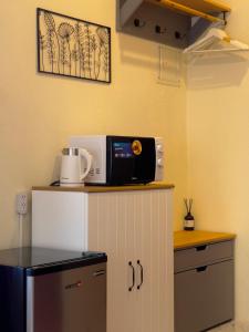 Rose Cottage Comfort Stay near SM Batangas
