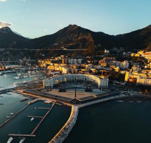 Salerno tra luci e costiere - posizione strategica