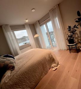 Luxury Penthouse with Hot Tub Perfect Eclipse View