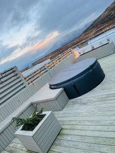 Luxury Penthouse with Hot Tub Perfect Eclipse View