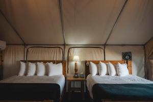 Glamping Tent #7 with AC Heat AC and Private Bath