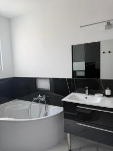 Maison de ville chaleureuse avec billard sur Tours