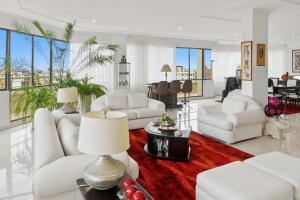 3BR Sky Oasis Penthouse with City Views Parking Country Club Zone