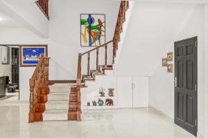 3BR Sky Oasis Penthouse with City Views Parking Country Club Zone