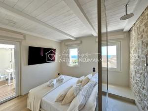 301 - MARENOSTRUM COSTARELLA LUXURY suites