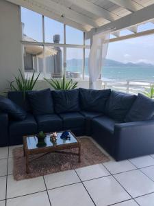 oceanfront penthouse 4 bedrooms 2 suites, 2 parking spaces