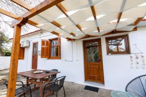 SOFIAS HOUSE No 2 in LESVOS