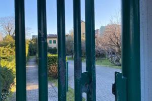 Design Villa with parking Navigli Milan sleeps5