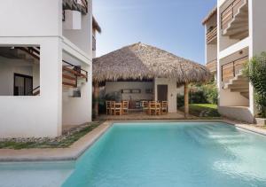 Sunny Apartments with Pools, AC & fast wifi