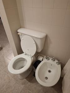 Departamento céntrico para 4 personas con cochera en lugar a metros de consulado I T A L I A N O