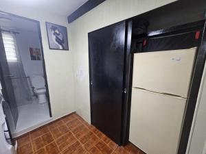 Ashford Avenue Studio - walk to Beach & Nightlife