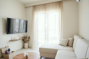 Sea And City View Apartment