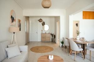 Sea And City View Apartment