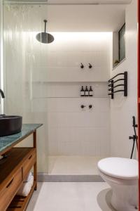Charmoso apartamento com quintal a 2 quadras da praia de Copacabana
