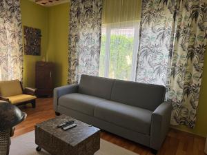 ANTALYA MERKEZ KALEİÇİ MUHTEŞEM TARİHİ KATTA OTANTİK daire