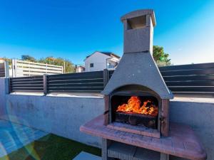 Apartment in ibenik-Brodarica with balcony