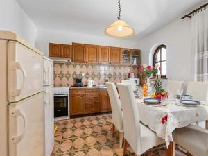 Apartment in ibenik-Brodarica with balcony