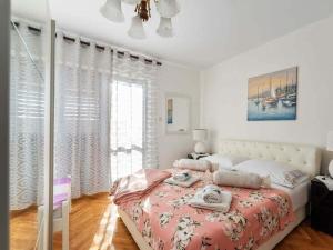 Apartment in ibenik-Brodarica with balcony