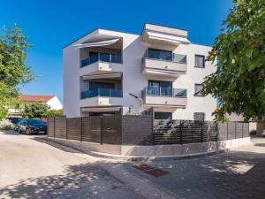 Apartment in Rogoznica with terrace