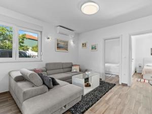 Apartment in Rogoznica with terrace