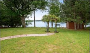 Dog Friendly Lakefront Escape Dock Fire pit game room