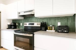 Newly Renovated - Grande-Allée - 3BR, 5 Beds