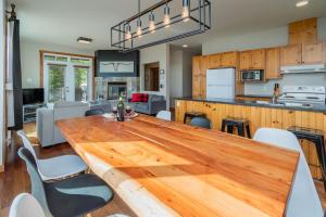 4BR Spa, Sauna, View, Billiards Lower Unit
