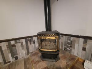 Lakeside 3BR - Kayak, Spa, FP, Billiards, AC