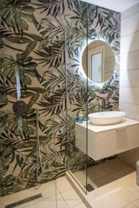 Spacious Stylish Luxurious Central