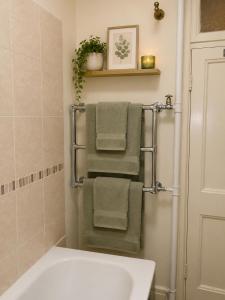 Cozy Retreat in Historic Oxford with free parking
