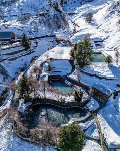 DEPTO PREMIUM Y EXCLUSIV0 en nevados de Chillan, a pasos del centro de ski y piscinas de aguas termales, vista a la montaña y mucho mas