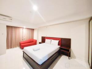 Brand New and Homey Studio at Mataram City Apartment By Travelio