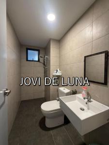 Jovi De Luna