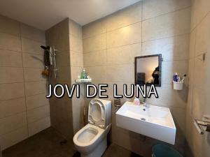 Jovi De Luna