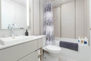 Chic 1BR King Oasis Entertainment District