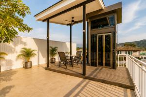 Beautiful 4BR Rooftop Villa Near the Beach V322