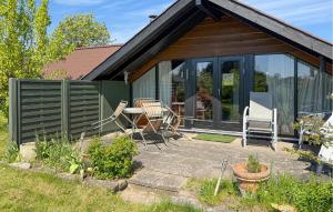 2 Bedroom Pet Friendly Home In Bogø By