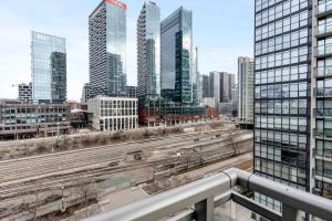 Downtown condo Steps to Entertainment District