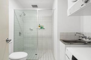 Tropicana on Bent - A Walkable Adelaide CBD Base