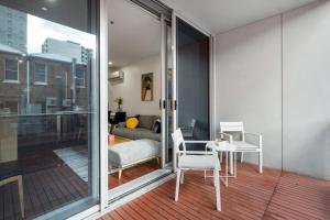 Tropicana on Bent - A Walkable Adelaide CBD Base