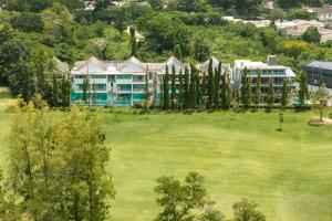 Family & Group Retreat with Golf Course View V330