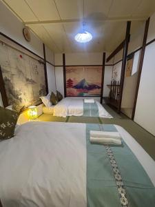 Urban Single-Family Villa 7-Minute Direct JR Train to Tennoji 15-Minute Direct JR Train to Namba 5-Minute Walk to JR Kami 32-Minute Direct Train to Nara