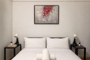 Double Bed Room - Easy Commute to Hurstville Station - Shared Bathroom