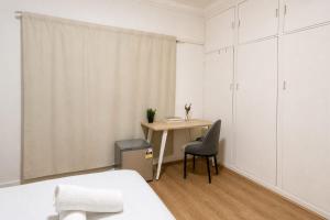 Double Bed Room - Easy Commute to Hurstville Station - Shared Bathroom