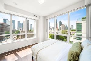 Refined Urban Oasis Large & Stylish Studio