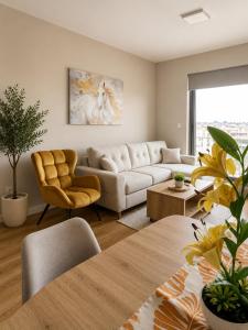 Elegant City View Apartment near Diamond Mall