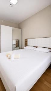 Elegant City View Apartment near Diamond Mall