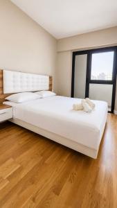 Elegant City View Apartment near Diamond Mall