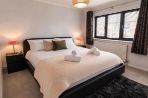 Garden, Driveway, Private, Nr Windsor & Great Park